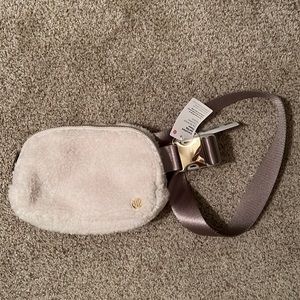 Lululemon Everywhere Belt Bag Fleece
